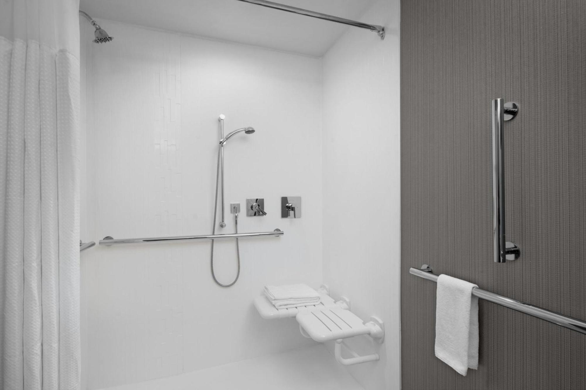 Courtyard By Marriott クリアウォーター・ビーチ エクステリア 写真