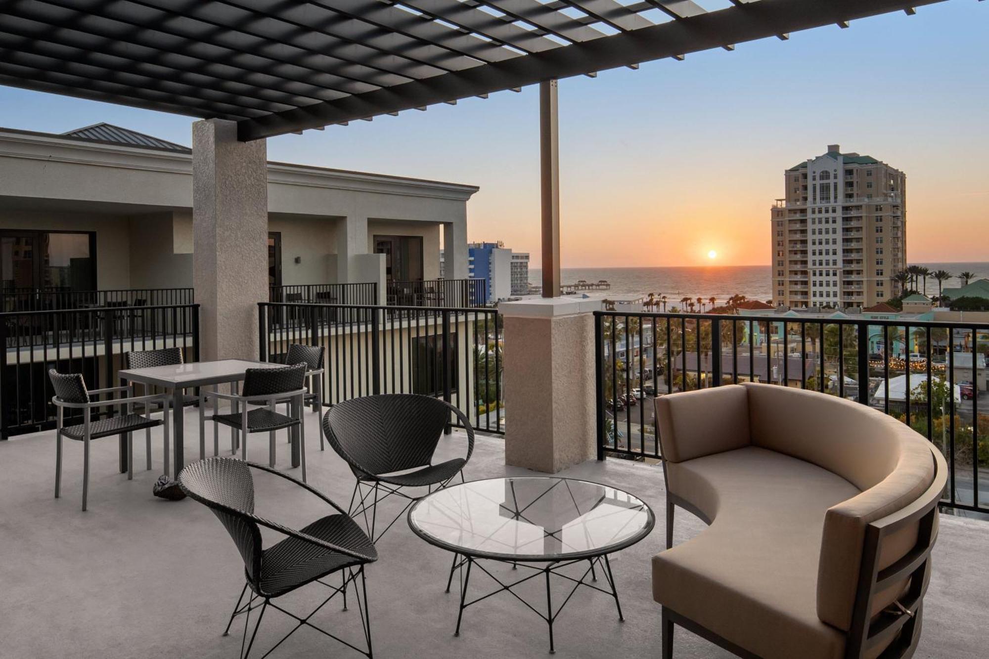 Courtyard By Marriott クリアウォーター・ビーチ エクステリア 写真